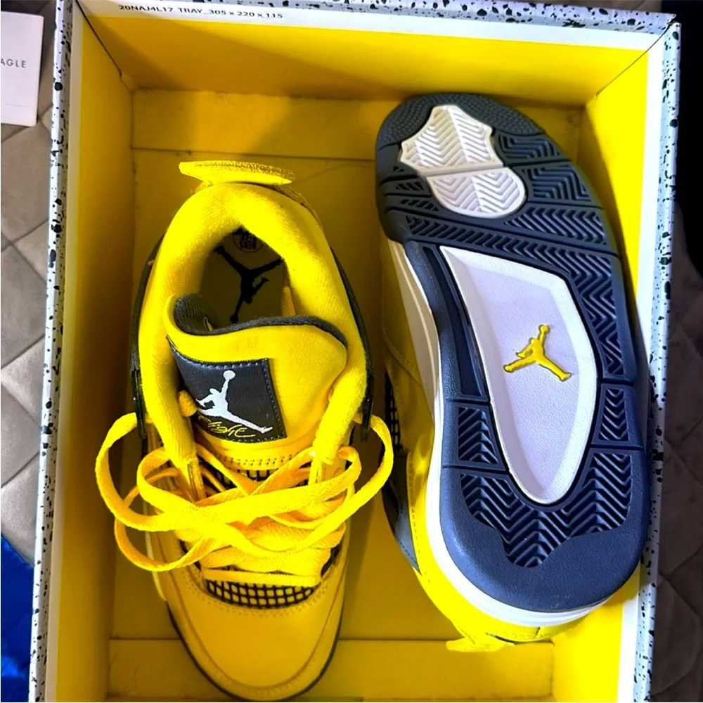 🎀 Jordan Retro 4 GS 🎀 - Picture 3 of 3